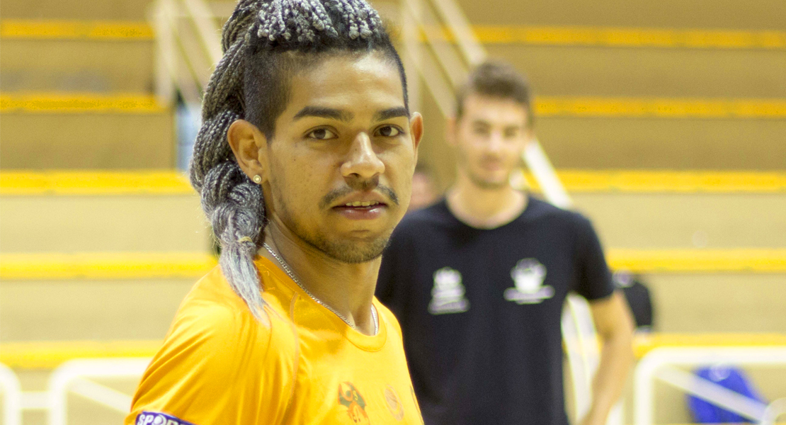 ‘Miguelito’ del Pacense Voleibol se hace un hueco en el septeto ideal de la Superliga 2