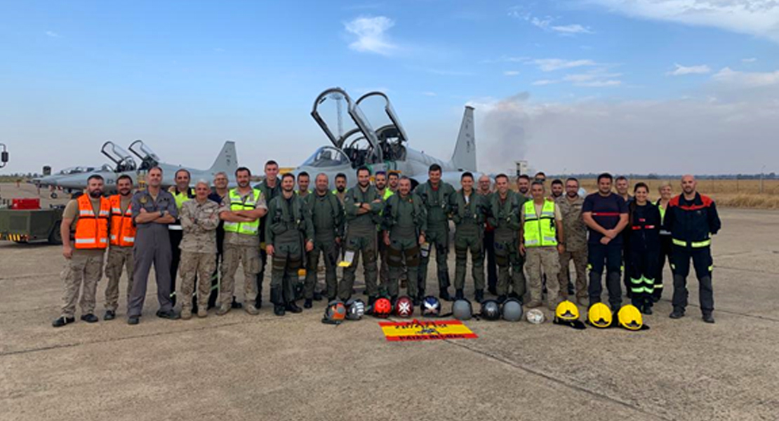 Dos aviones F-5 de la Base Aérea de Talavera la Real vuelan Madrid en el Día de la Fiesta Nacional