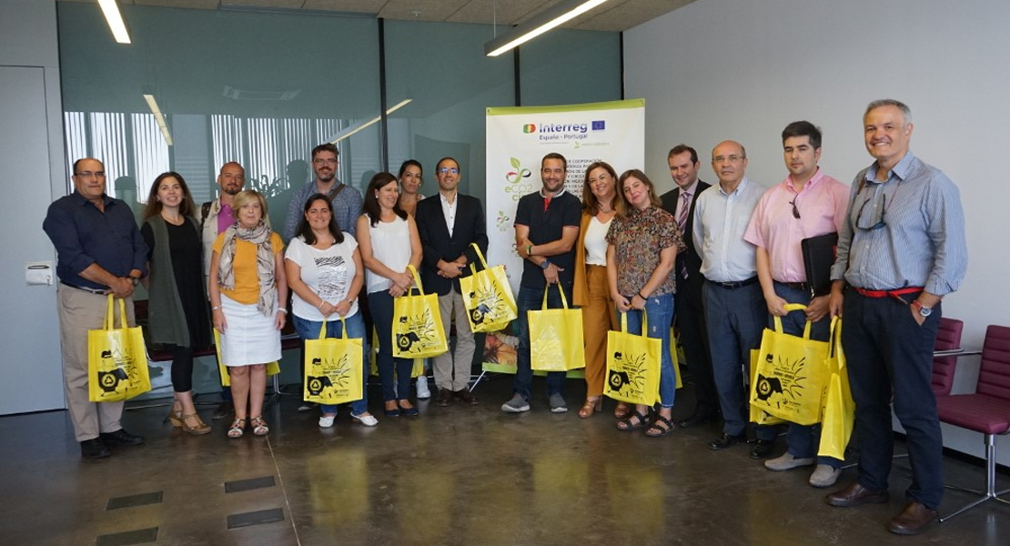 Los socios del proyecto ECO2CIR visitan el punto limpio de Promedio en Zafra