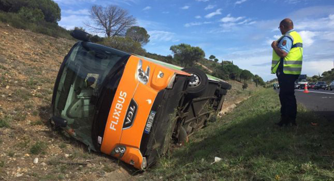 Un fallecido y 17 heridos en un accidente de autobús con salida desde España