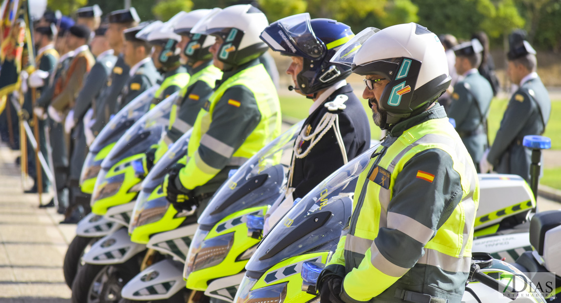 GALERÍA - La Guardia Civil celebra el día de su patrona en la escuela de tráfico de Mérida