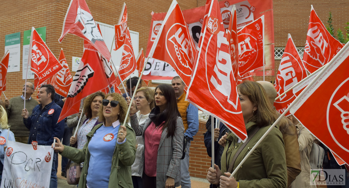 GALERÍA - UGT se manifiesta por el convenio laboral