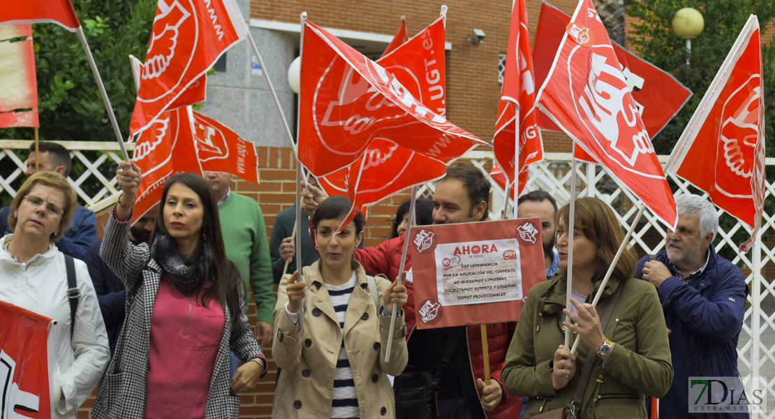 GALERÍA - UGT se manifiesta por el convenio laboral