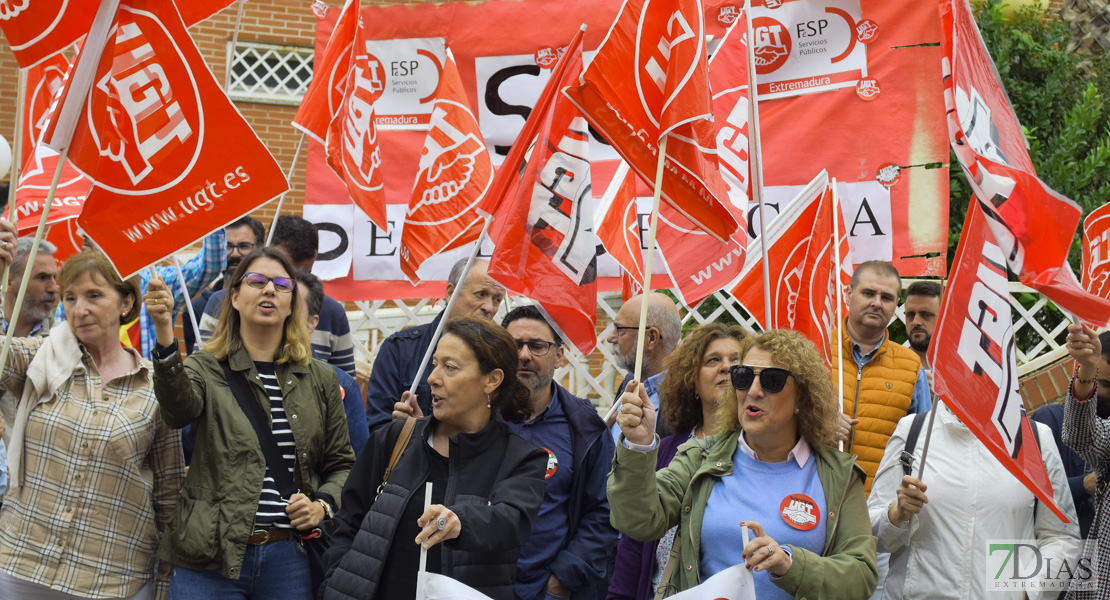 GALERÍA - UGT se manifiesta por el convenio laboral