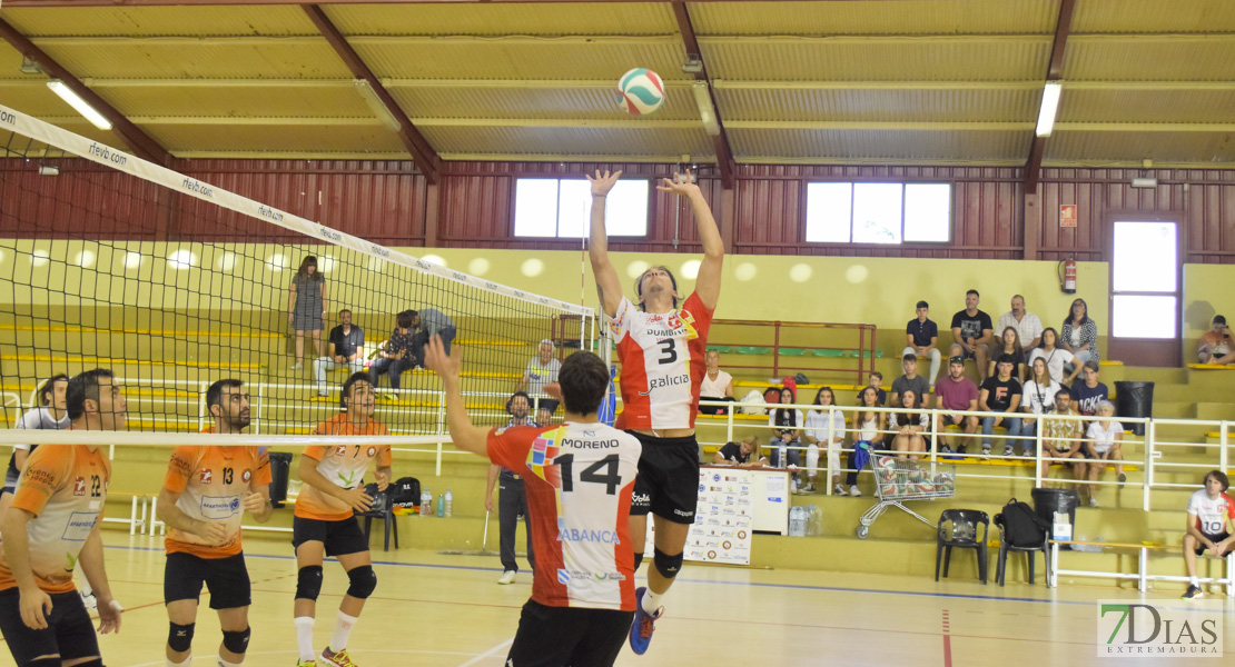 Imágenes del Pacense Voleibol 1-3 Dumbría