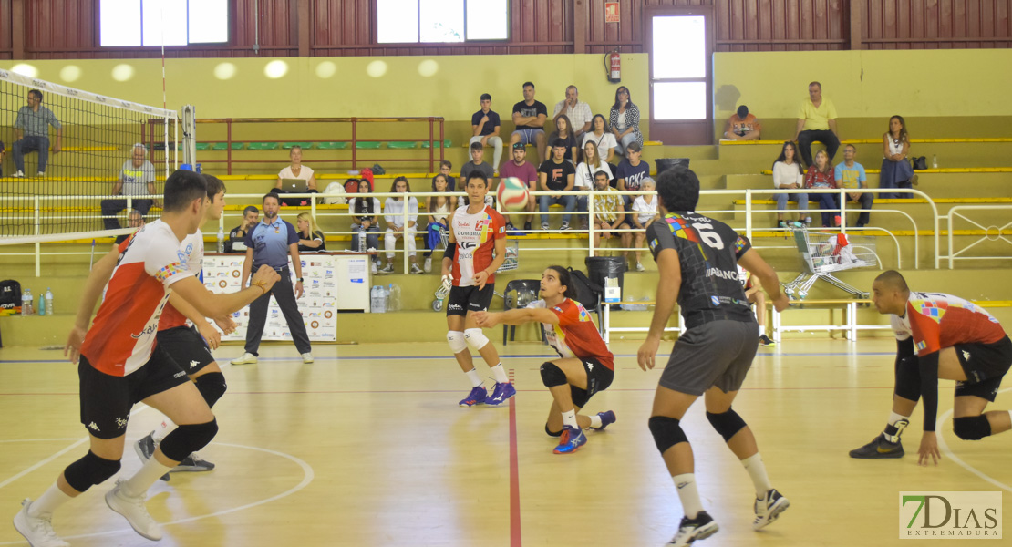 Imágenes del Pacense Voleibol 1-3 Dumbría