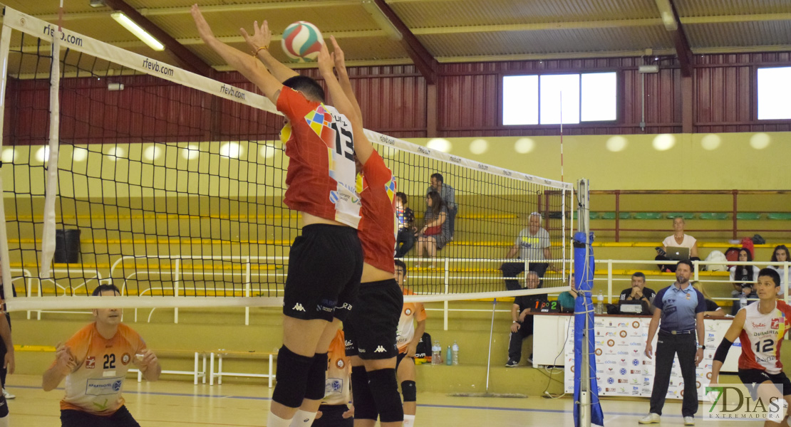 Imágenes del Pacense Voleibol 1-3 Dumbría