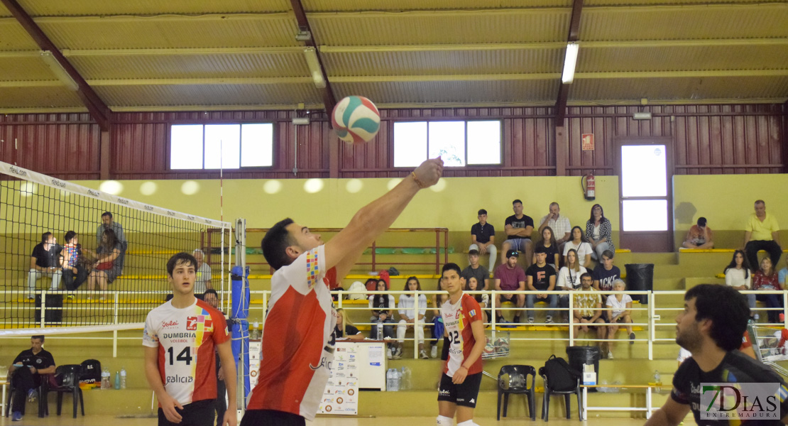 Imágenes del Pacense Voleibol 1-3 Dumbría