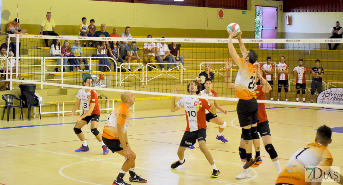 Imágenes del Pacense Voleibol 1-3 Dumbría