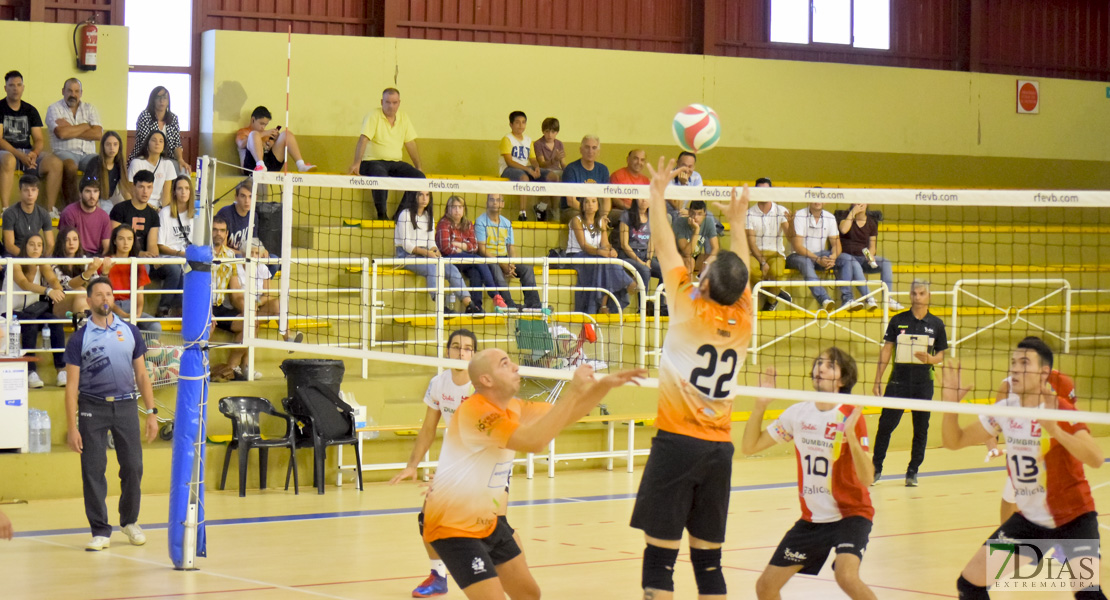 Imágenes del Pacense Voleibol 1-3 Dumbría