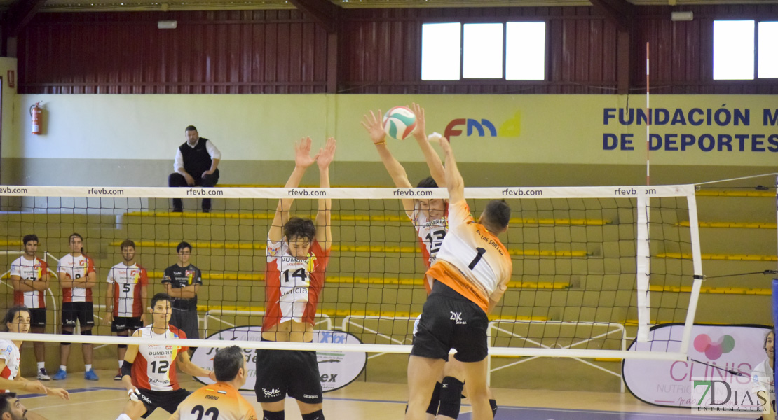 Imágenes del Pacense Voleibol 1-3 Dumbría