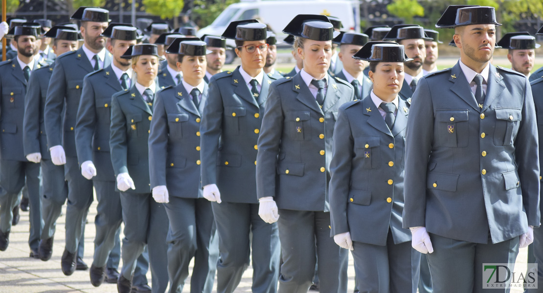 GALERÍA - La Guardia Civil celebra el día de su patrona en la escuela de tráfico de Mérida