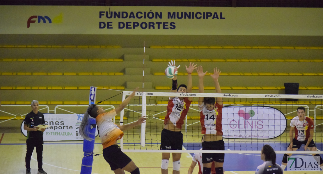 Imágenes del Pacense Voleibol 1-3 Dumbría