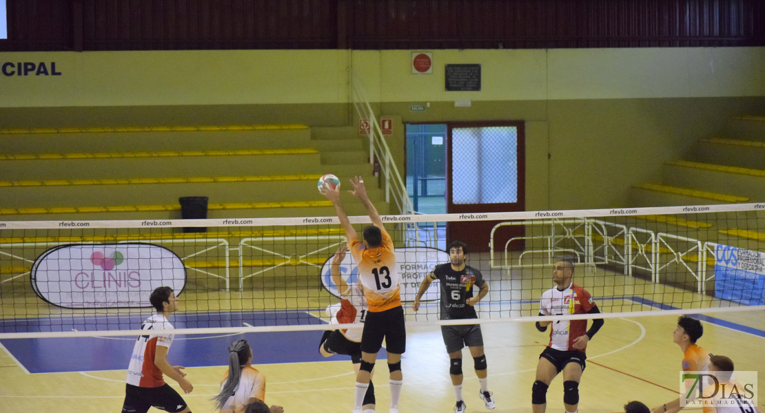 Imágenes del Pacense Voleibol 1-3 Dumbría