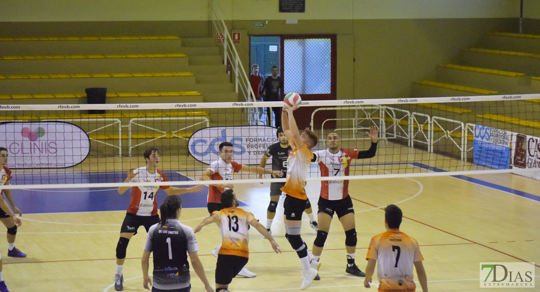 Imágenes del Pacense Voleibol 1-3 Dumbría