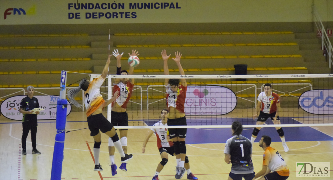 Imágenes del Pacense Voleibol 1-3 Dumbría