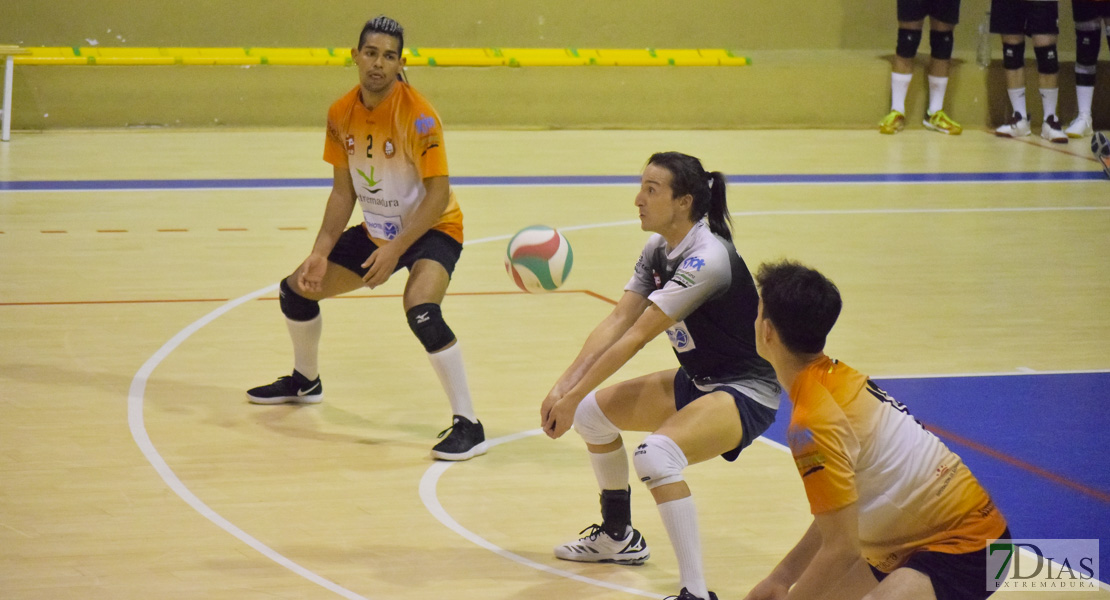 Imágenes del Pacense Voleibol 1-3 Dumbría