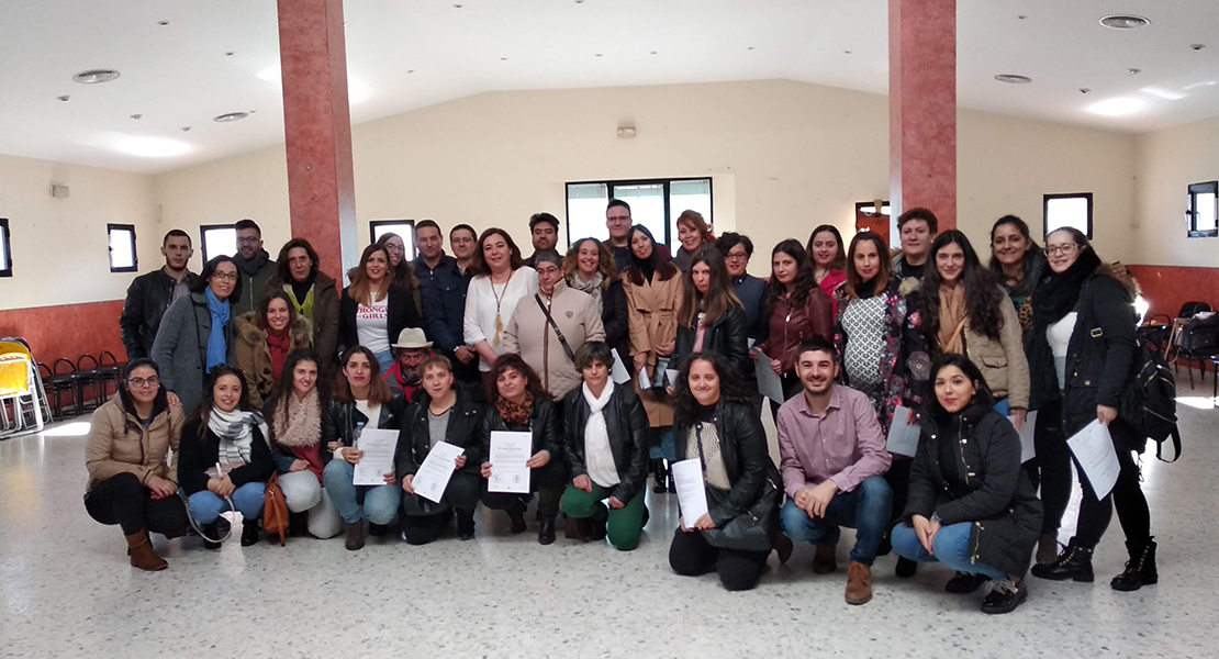 ‘De momento desempleado’ un curso de orientación laboral para 12 localidades de Badajoz