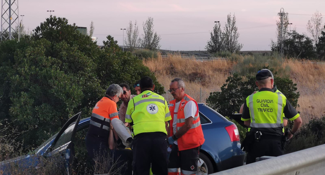 Heridas tres personas por una salida de vía con su vehículo en la autovía A-66