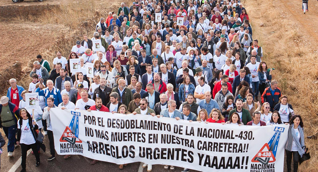 Cerca de 4.000 asistentes se manifiestan por el desdoblamiento de la Nacional 430