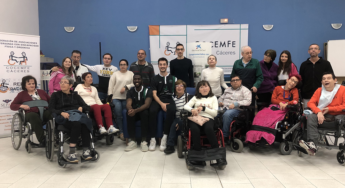 COCEMFE Cáceres desmiente que Pablo Casado visite su centro