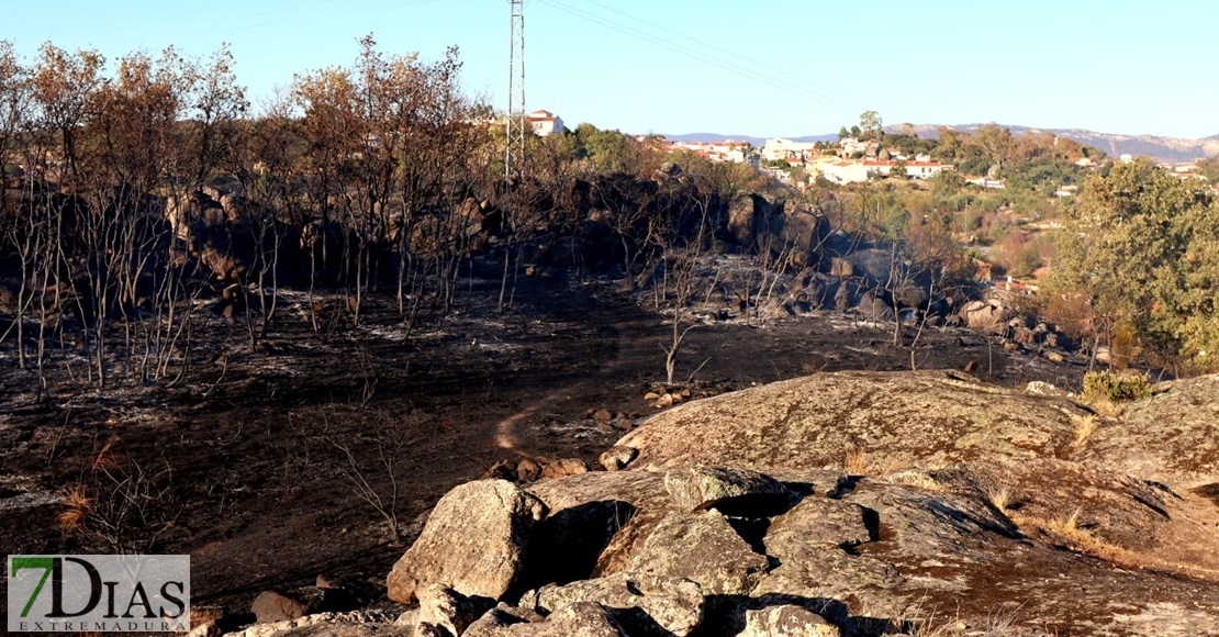 Emplean tres horas en extinguir un incendio en Valencia de Alcántara