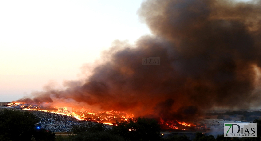 Los bomberos forestales extremeños intervienen en más de 15 incendios