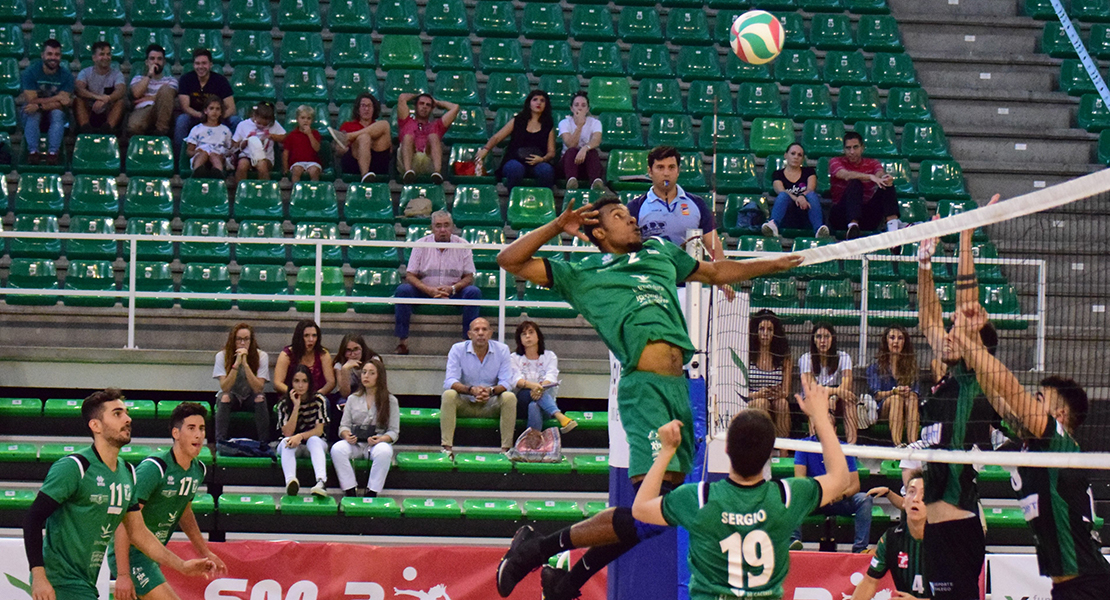 Lucas de Sousa, del Cáceres Voleibol, elegido en el septeto ideal de la jornada