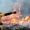 Los bomberos de Badajoz actúan en un incendio cercano a la autovía A-5