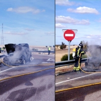 Arde un vehículo en la carretera de Calzadilla de los Barros