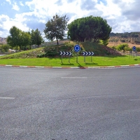 Dos jóvenes heridos y hospitalizados tras una colisión en Cáceres