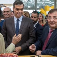 Pedro Sánchez confunde el jamón serrano con el ibérico en la Feria de Zafra