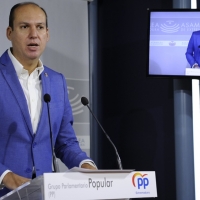 PP: “Vara presume de un déficit cero falso”
