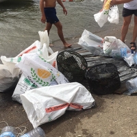 Los buzos limpiarán el fondo del pantano de Orellana