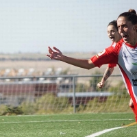 El Santa Teresa gana el derbi extremeño para ponerse líder