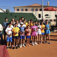 El tenis extremeño se exhibe con la Copa Máster