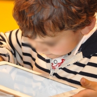 Los niños extremeños pasan 730 horas al año conectados a internet
