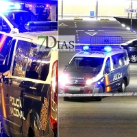 Un hombre circula 800 metros con su coche por la vía del tren hasta Santa Justa