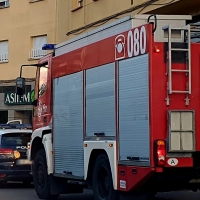 Rescatan a un hombre que se había desplomado del interior de un local