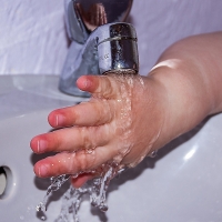 Mata a su hijo de 6 años al hacerle tragar agua hirviendo para exorcizarlo