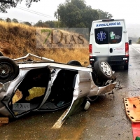 Accidente de tráfico con atrapado en la carretera EX-112