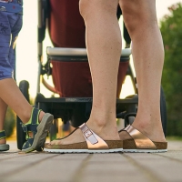 Ocho personas, entre ellas dos bebés, atropellados por un conductor en Galicia