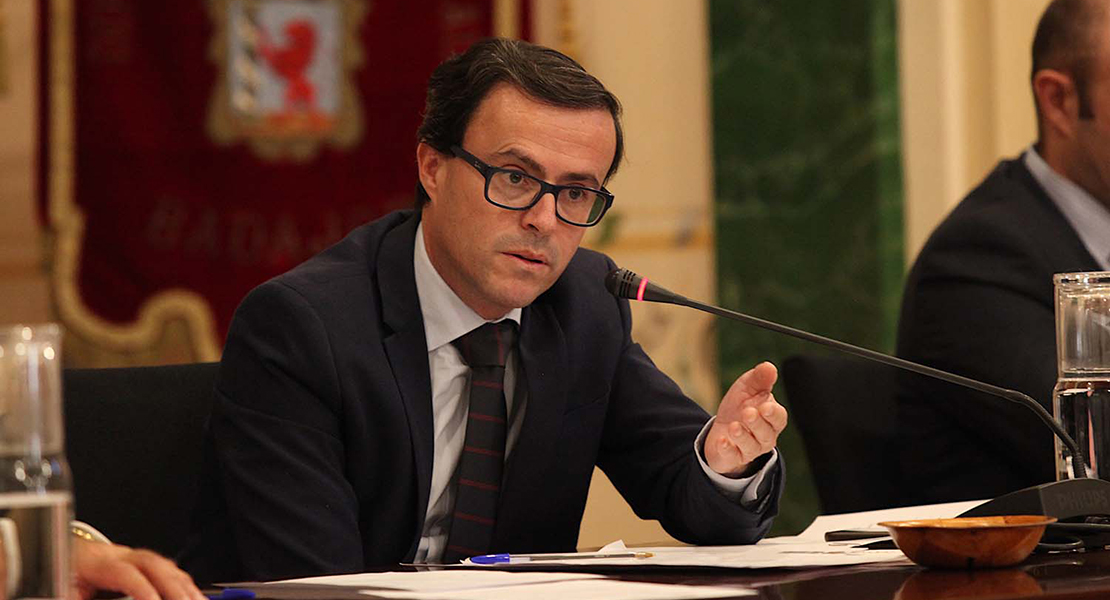 Aprobada la moción para reprobar a Fragoso en la Diputación de Badajoz