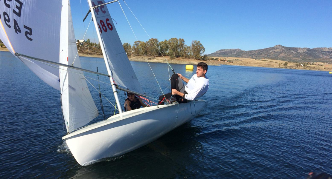 Juan Holguín y Alejandro Pastor se proclaman campeones de Extremadura de vela