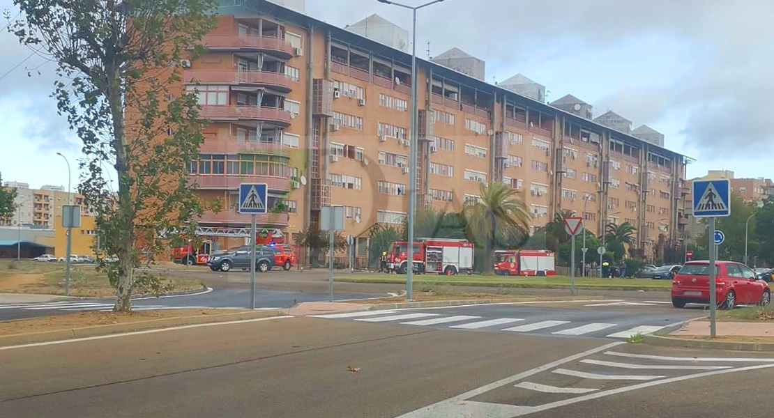 Un incendio en un trastero de Valdepasillas alerta a los vecinos de Badajoz