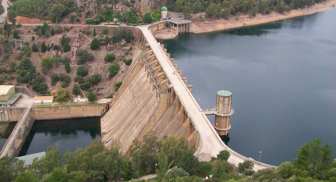 Varios atrapados tras una explosión de gas en el Embalse del Cíjara