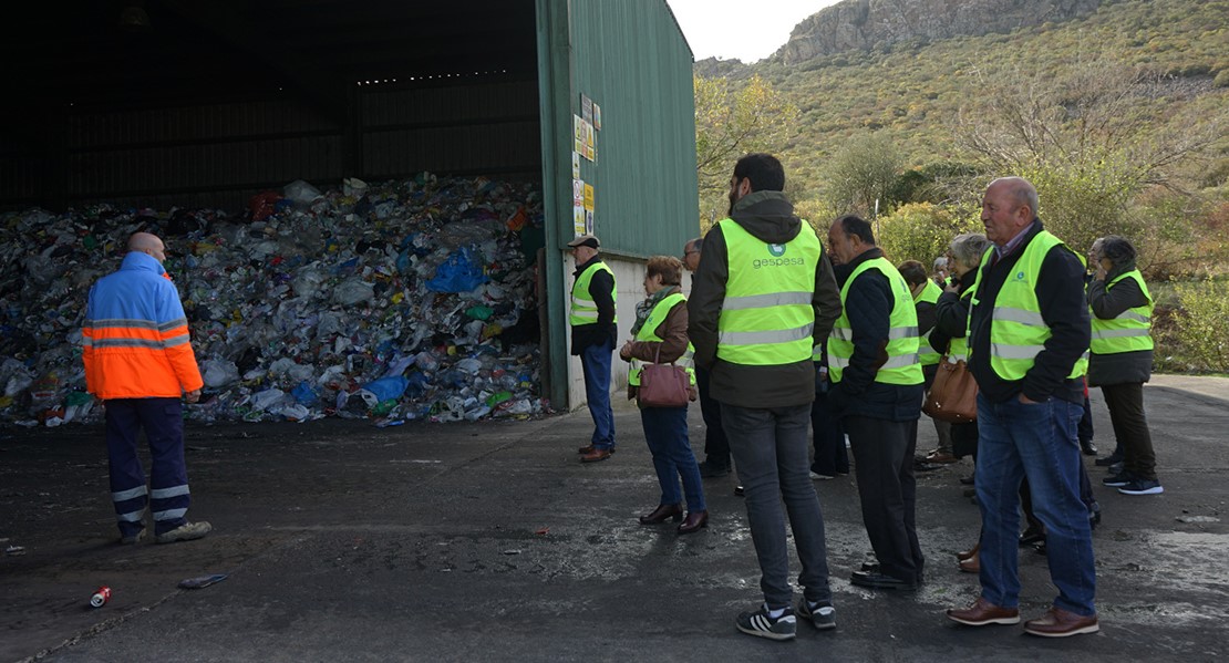 La Diputación de Badajoz intenta concienciar a las personas mayores la importancia del reciclaje