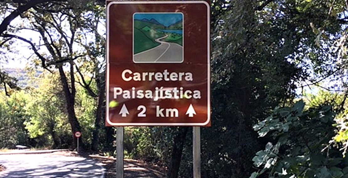 Extremadura señaliza 11 carreteras paisajísticas para impulsar el turismo de motor