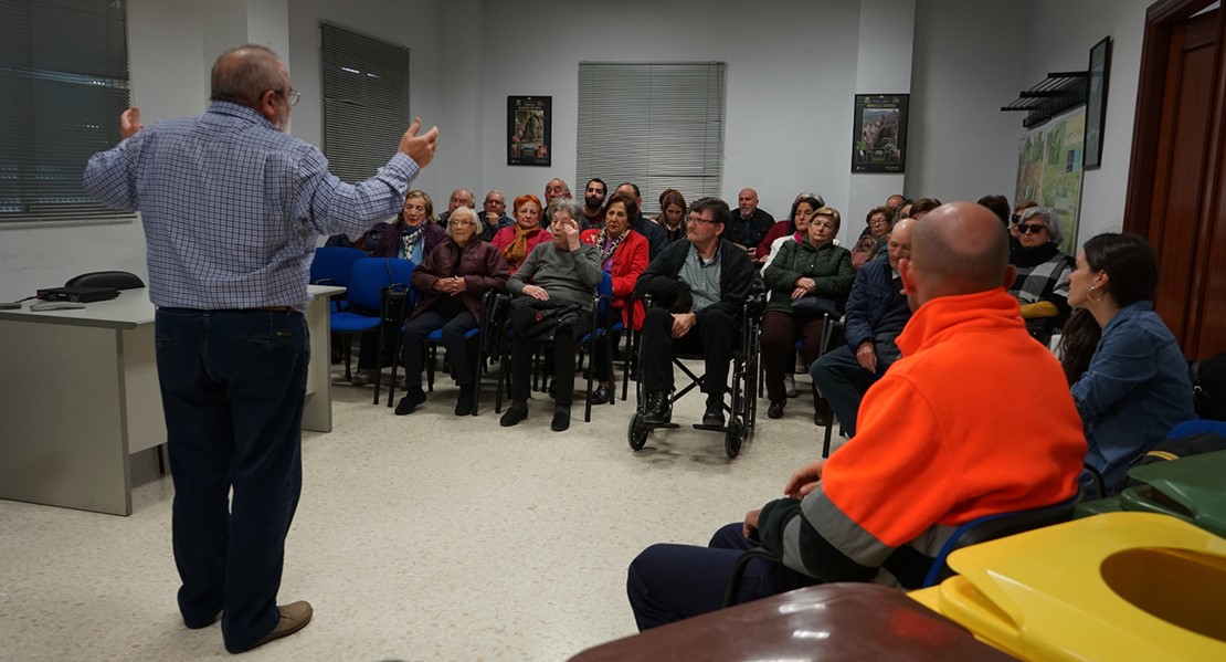 La Diputación de Badajoz intenta concienciar a las personas mayores la importancia del reciclaje