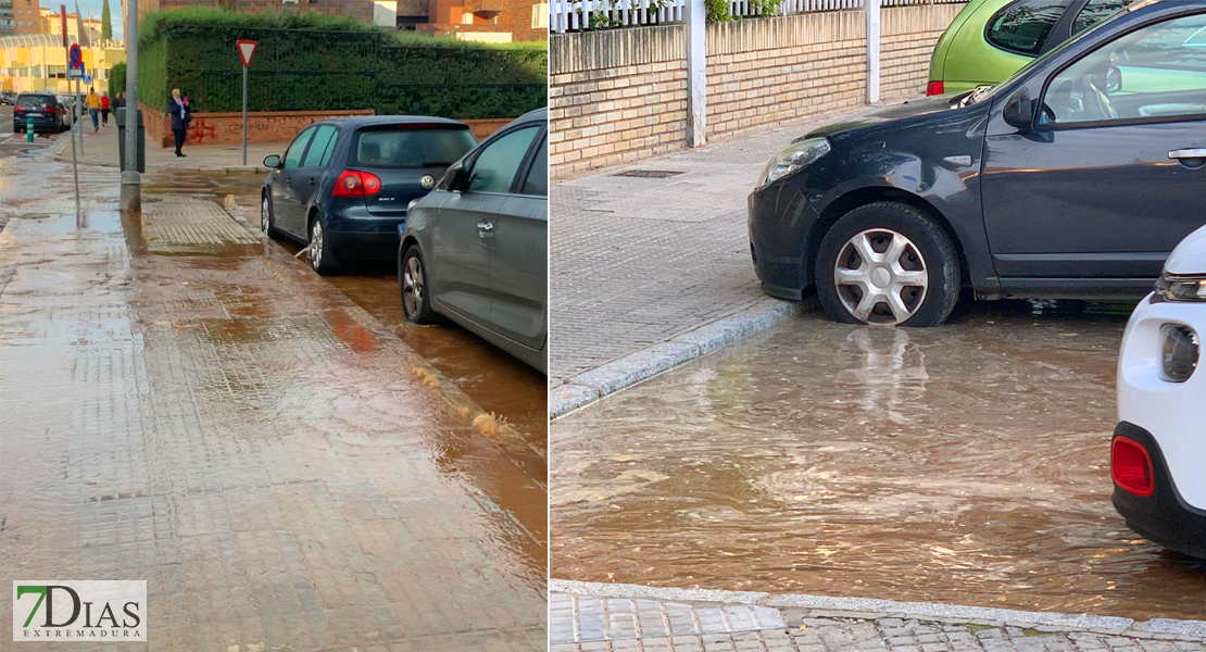 Reventón de cañerías cerca del colegio Piloto Guadiana